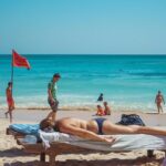 Alors que l’on dénombre 46 000 nouveaux cas de cancers de la peau chaque année en Belgique, la prévention reste de mise, surtout chez les jeunes